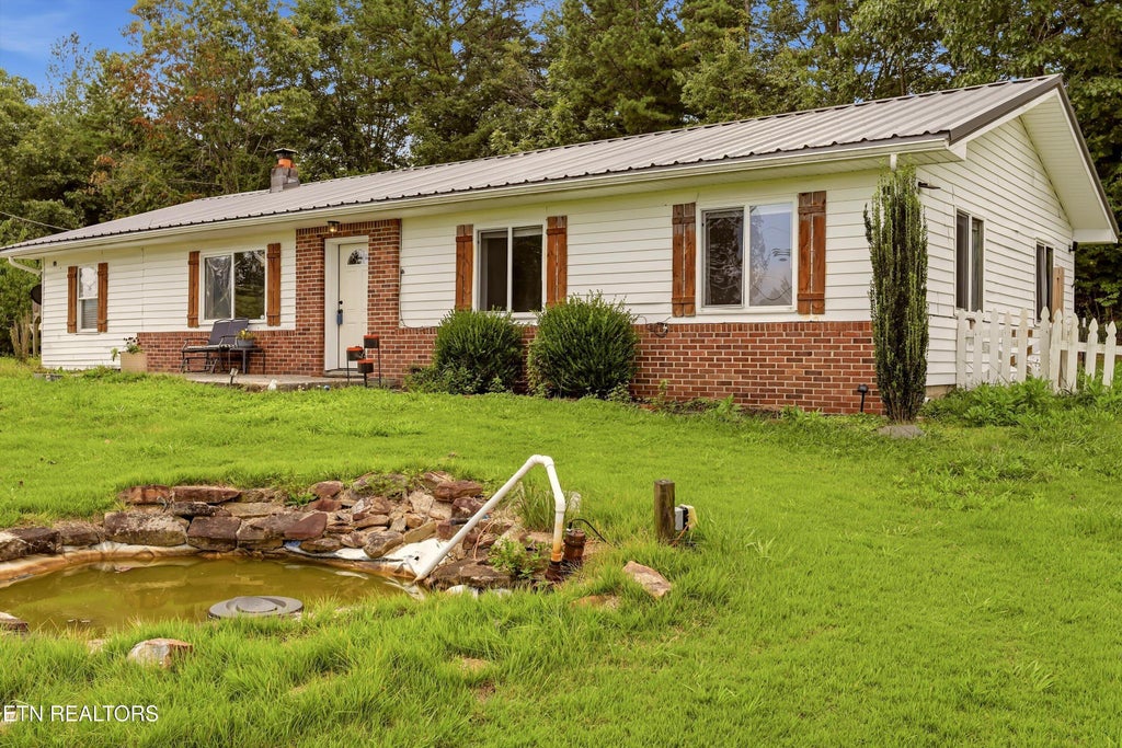 Photo of 1563 Riggs Chapel Rd, Harriman, TN 37748 (MLS # 1351272)