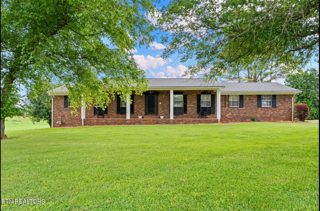 Photo of 571 Calhoun Drive, Greenback, TN 37742 (MLS # 1330590)