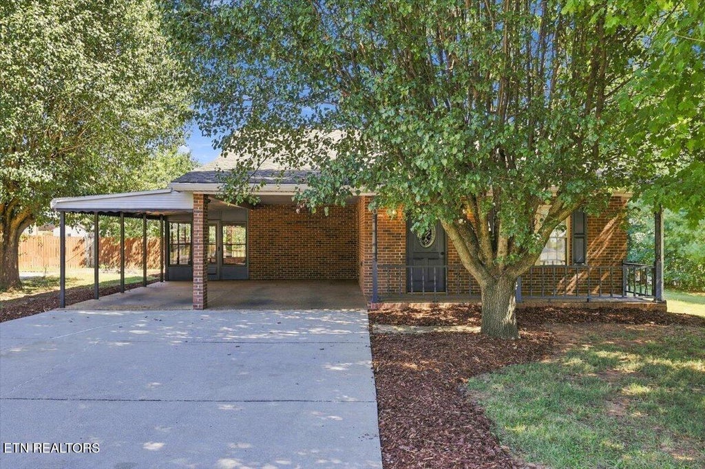 Photo of 490 E Sunset, Morristown, TN 37814 (MLS # 1357242)
