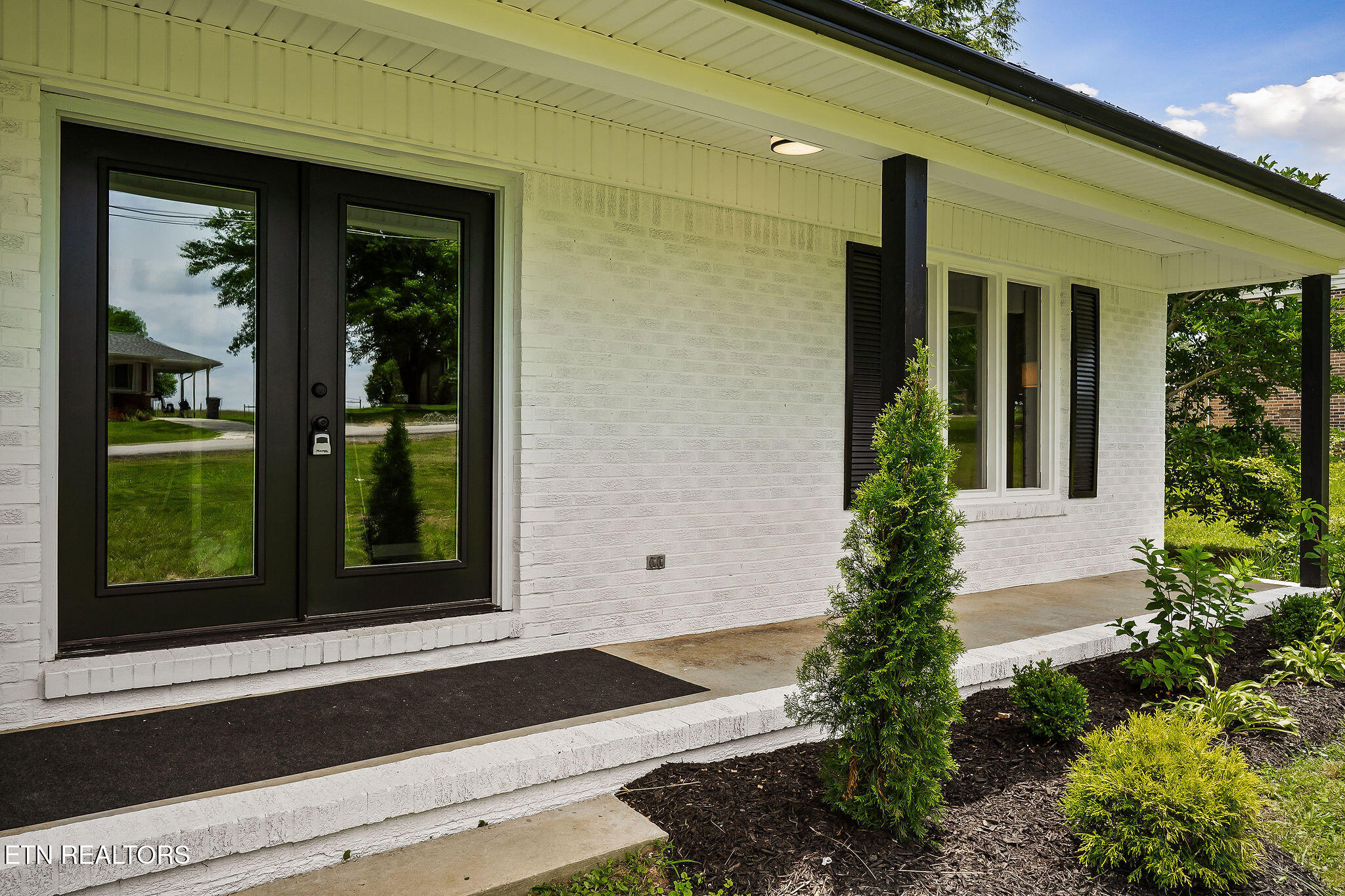 588 Meadowbrook Drive