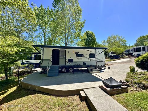 Photo of 166 Highway 73, Townsend, TN 37882 (MLS # 1337304)