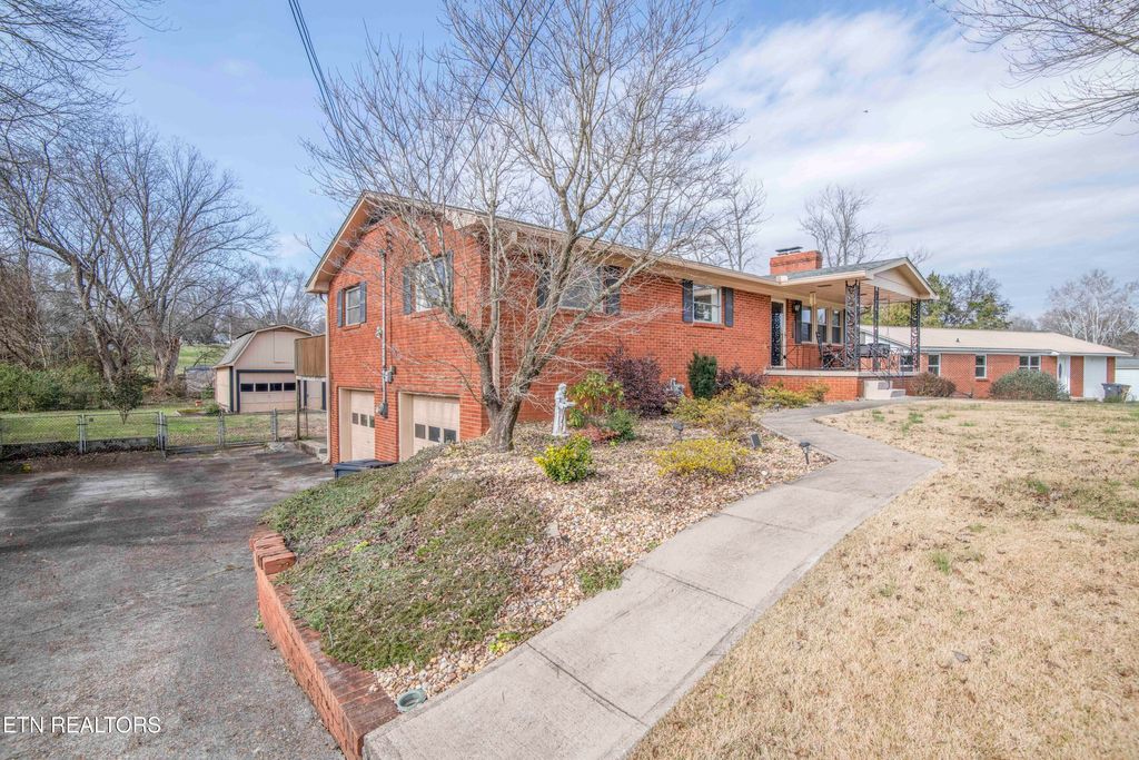 Photo of 5409 Inwood Rd, Knoxville, TN 37921 (MLS # 1324271)