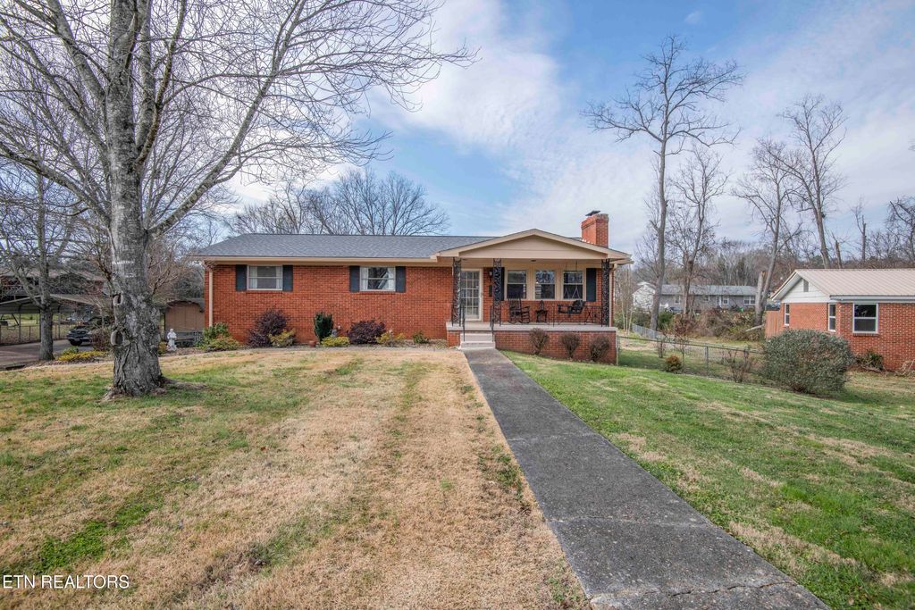 Photo of 5409 Inwood Rd, Knoxville, TN 37921 (MLS # 1324271)