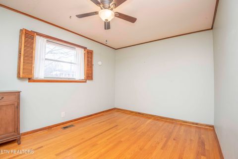 Tiny photo for 5409 Inwood Rd, Knoxville, TN 37921 (MLS # 1324271)