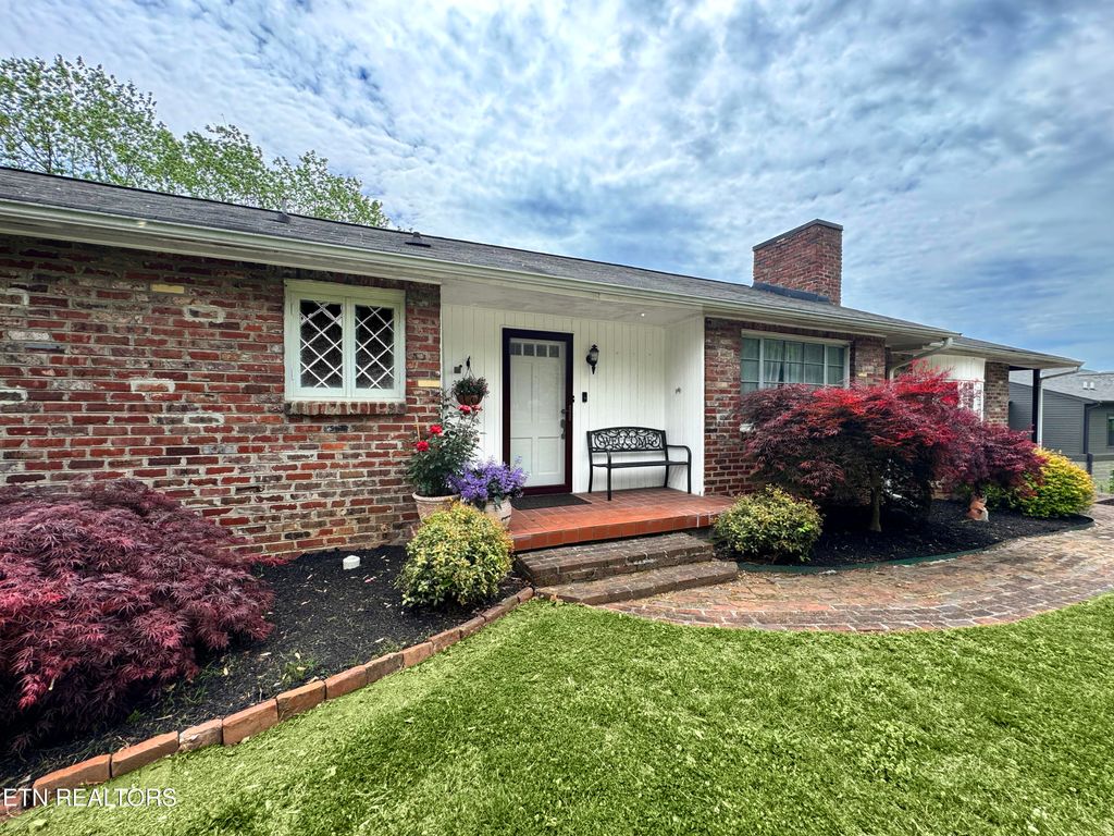 Photo of 2802 Mineral Springs Ave, Knoxville, TN 37917 (MLS # 1336577)