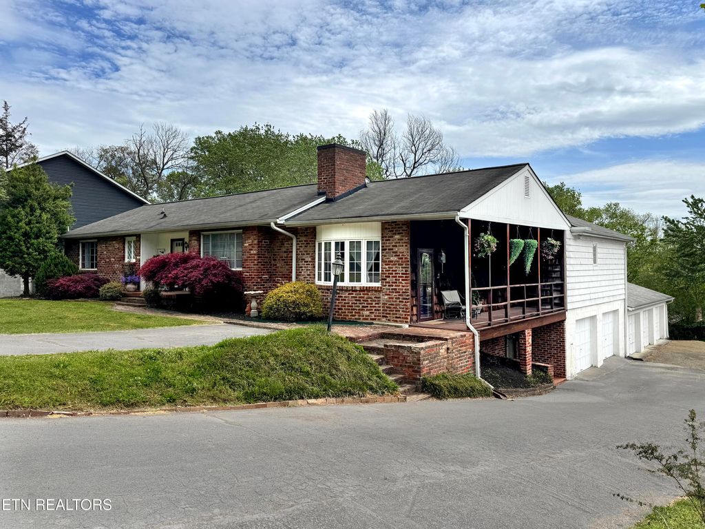 Photo of 2802 Mineral Springs Ave, Knoxville, TN 37917 (MLS # 1336577)