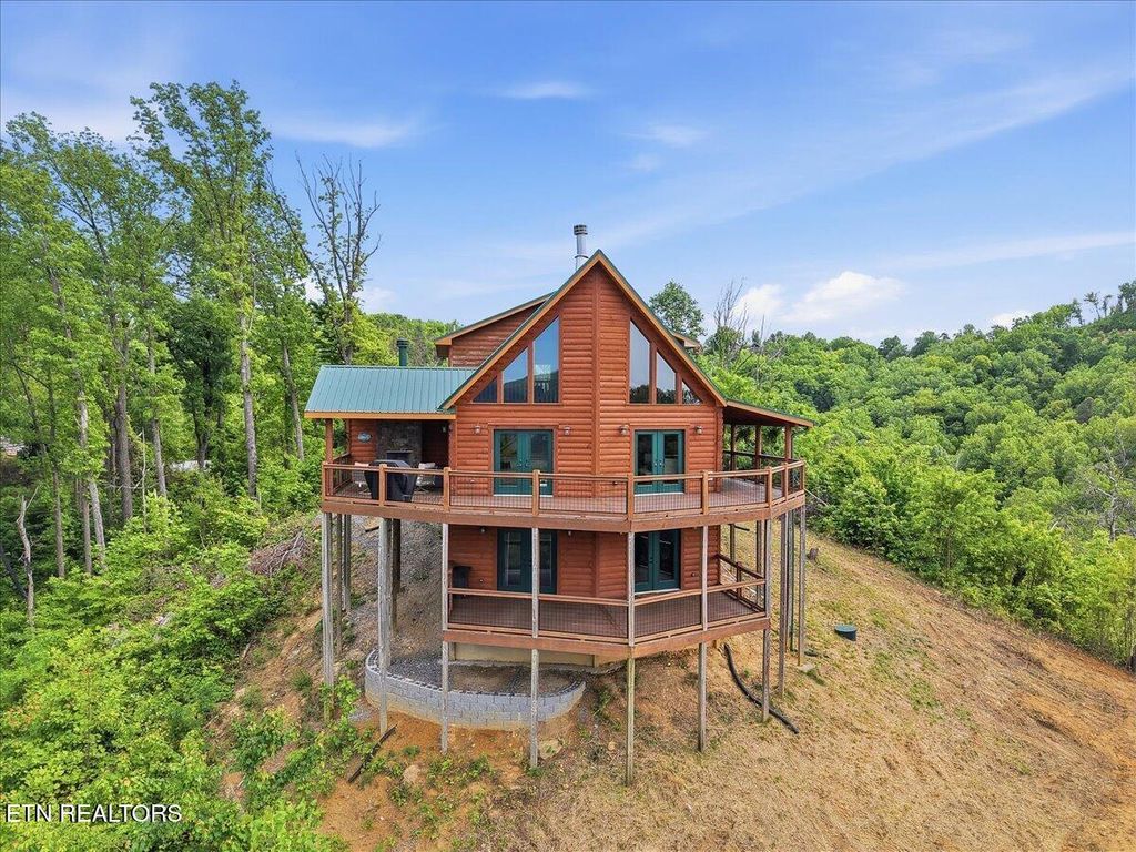 Photo of 2266 Lone Ridge Drive, Sevierville, TN 37862 (MLS # 1334896)