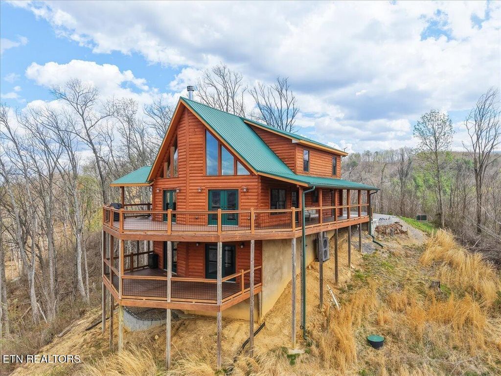 Photo of 2266 Lone Ridge Drive, Sevierville, TN 37862 (MLS # 1334896)