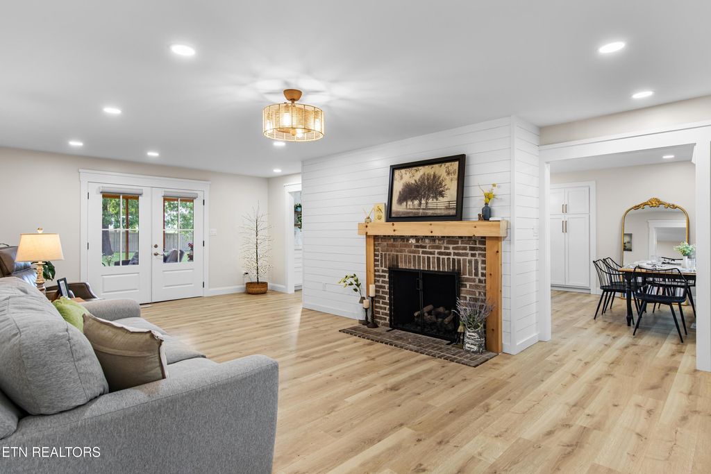 Photo of 2307 Chesterfield Drive, Maryville, TN 37803 (MLS # 1339429)