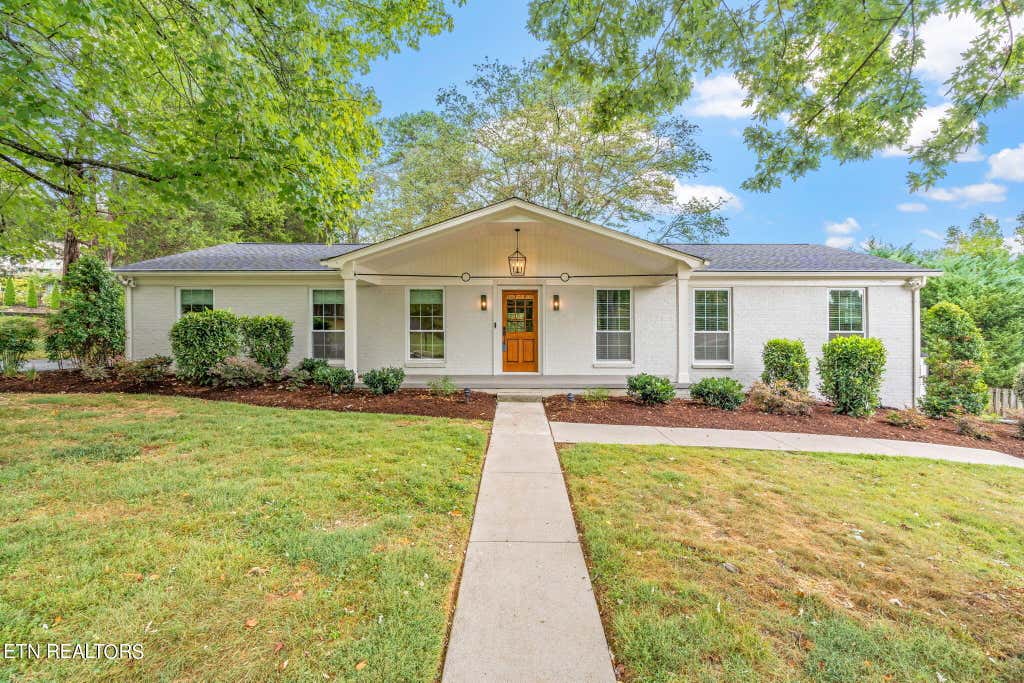 Photo of 8407 Corteland Drive, Knoxville, TN 37909 (MLS # 1276848)