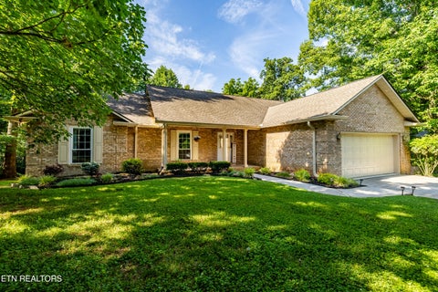 Photo of 451 Timbercreek Drive, Maryville, TN 37803 (MLS # 1359288)