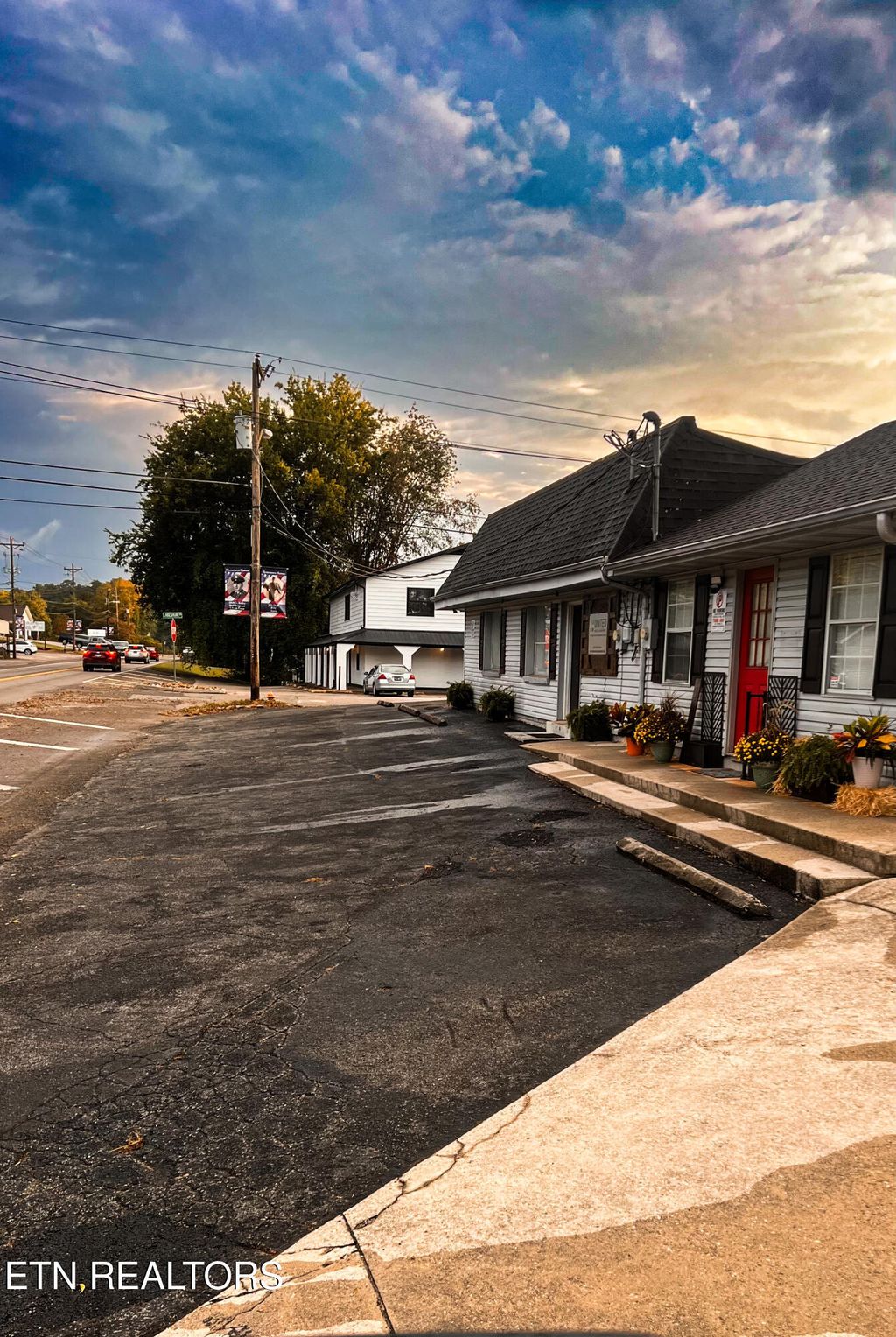 Photo of 801 W Race St, Kingston, TN 37763 (MLS # 1329780)