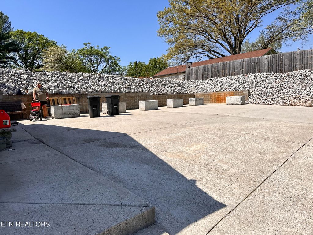 Photo of 801 W Race St, Kingston, TN 37763 (MLS # 1329780)