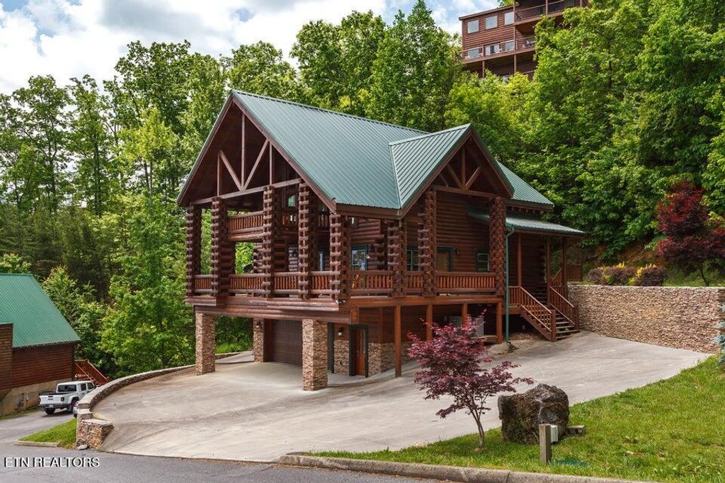 Photo of 4707 Nottingham Heights Way, Pigeon Forge, TN 37863 (MLS # 1264339)