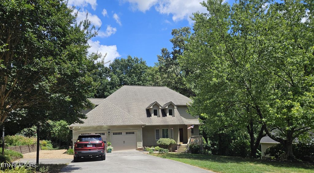 Photo of 8424 Barbee Lane, Knoxville, TN 37923 (MLS # 1332968)