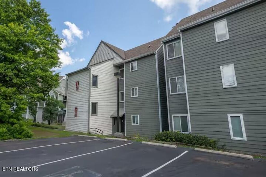 Photo of 1260 Ski View Drive #1205, Gatlinburg, TN 37738 (MLS # 1295034)