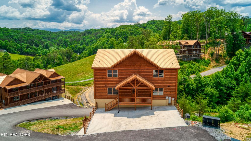 Photo of 3303 Grace Way, Sevierville, TN 37876 (MLS # 1325741)