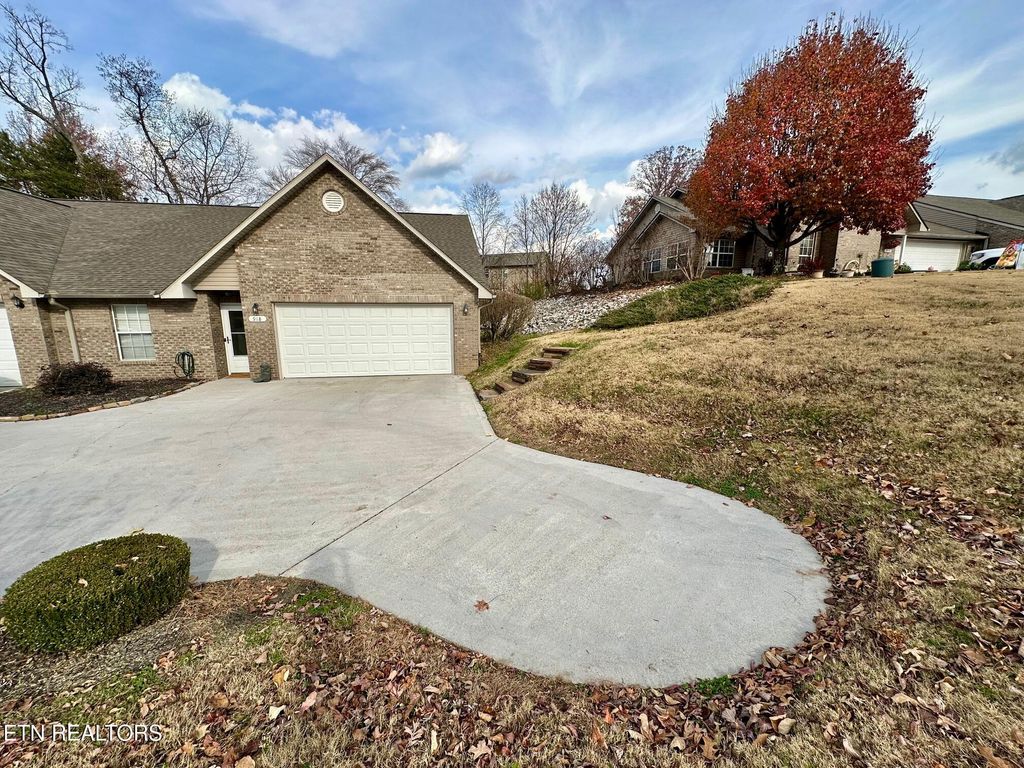 Photo of 918 Mercer Drive, Maryville, TN 37801 (MLS # 1322415)