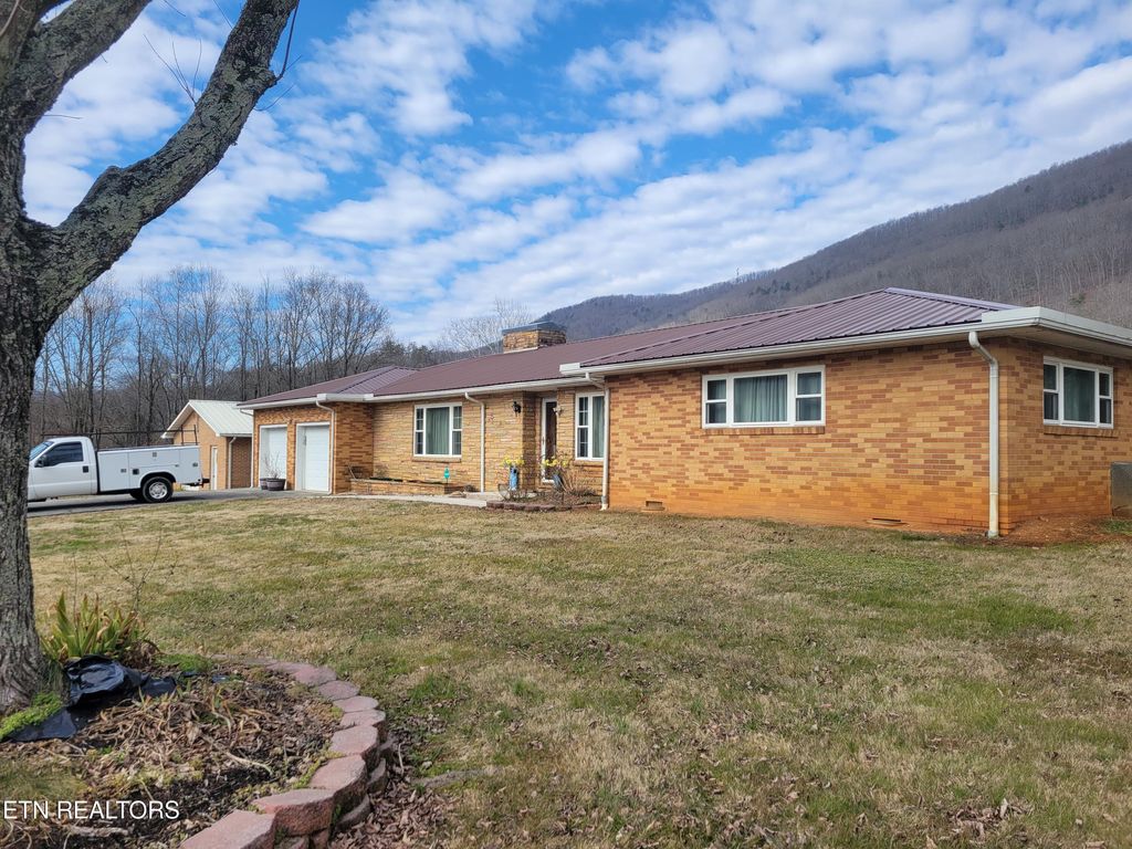 Photo of 132 Ridgecrest Drive, Harriman, TN 37748 (MLS # 1328720)