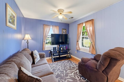 Tiny photo for 404 N 5th St, Maryville, TN 37804 (MLS # 1359844)