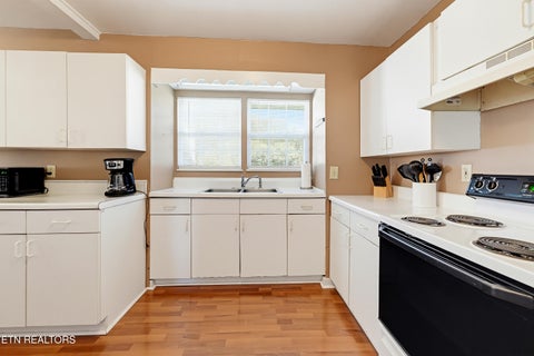 Tiny photo for 404 N 5th St, Maryville, TN 37804 (MLS # 1359844)