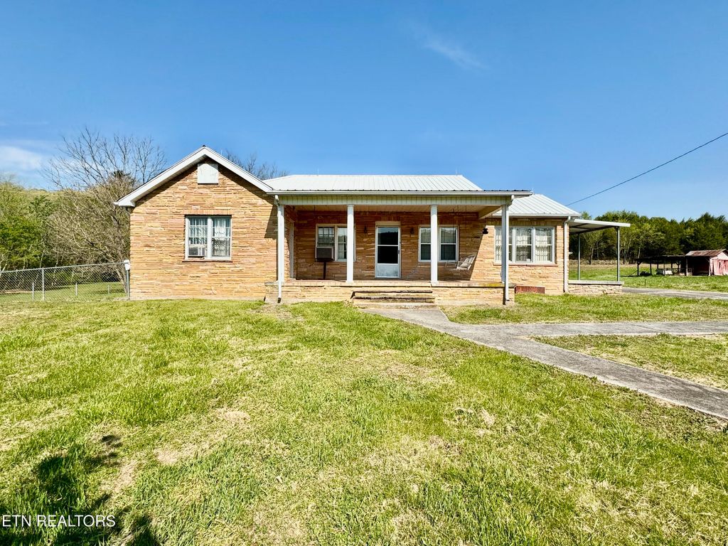 Photo of 118 Mans Hollow Rd, Kingston, TN 37763 (MLS # 1301937)