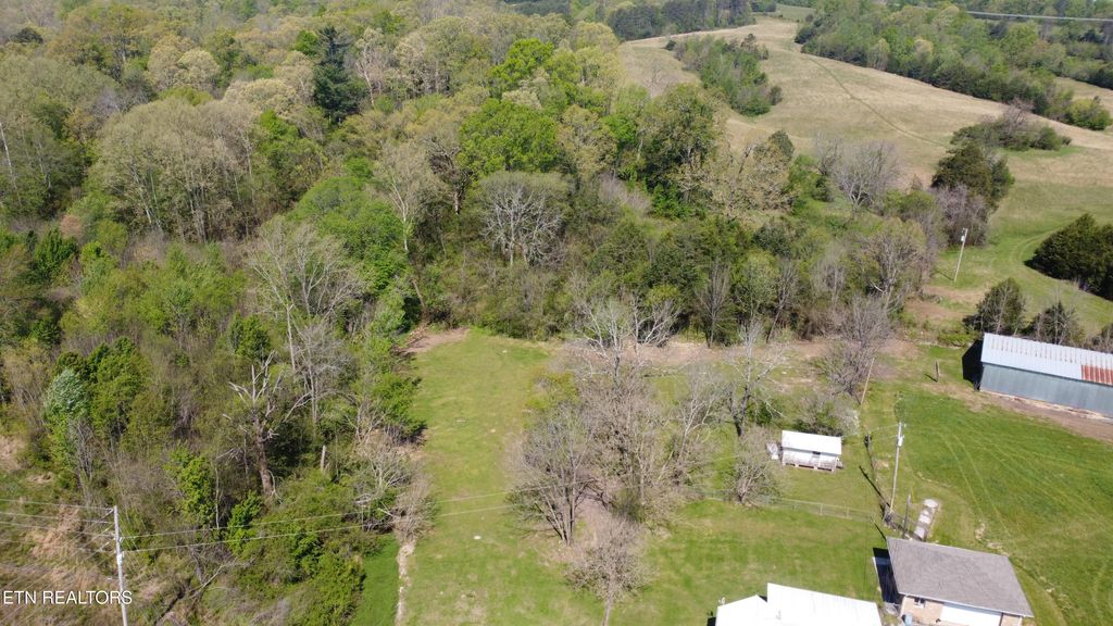 Photo of 118 Mans Hollow Rd, Kingston, TN 37763 (MLS # 1301937)