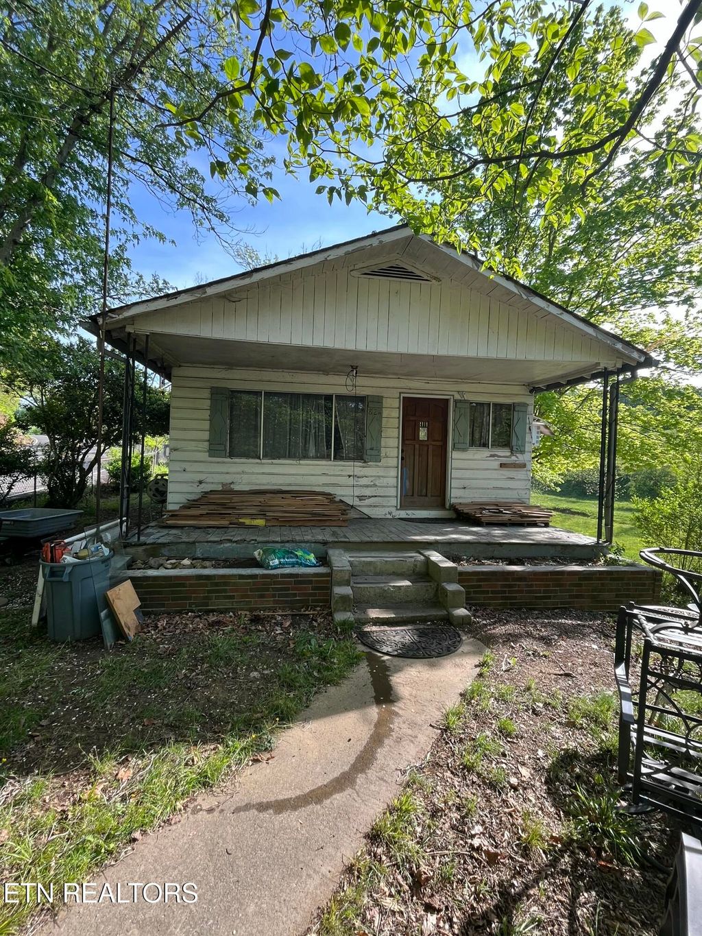 Photo of 824 River Divide Rd, Sevierville, TN 37876 (MLS # 1337762)