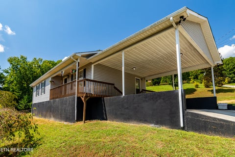 Photo of 303 N 16th St, LaFollette, TN 37766 (MLS # 1354150)
