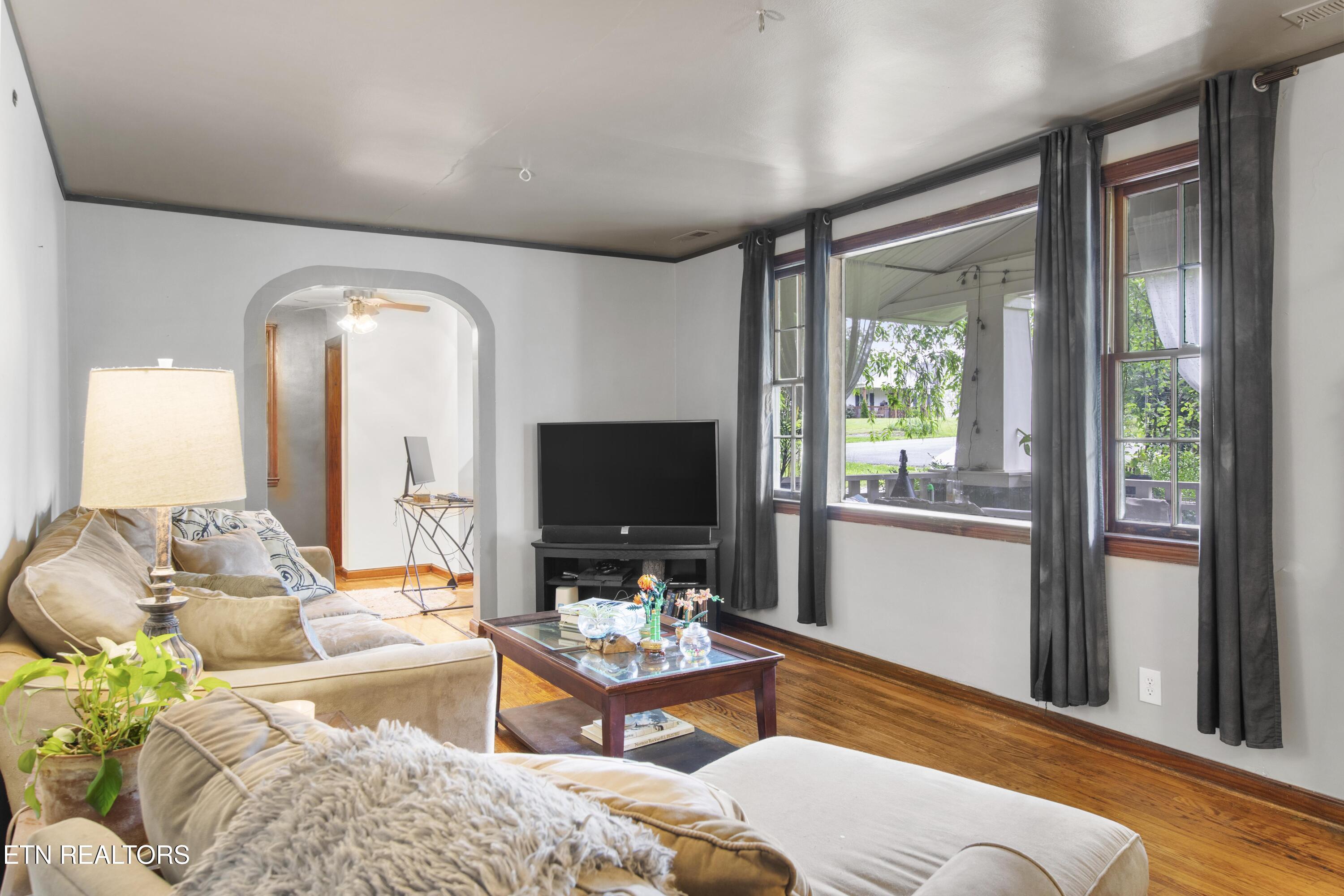 5501 Lake Shore Drive