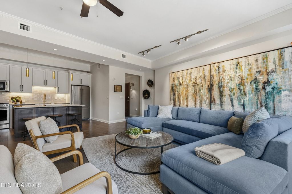 Photo of 115 Willow Ave #401, Knoxville, TN 37915 (MLS # 1329286)