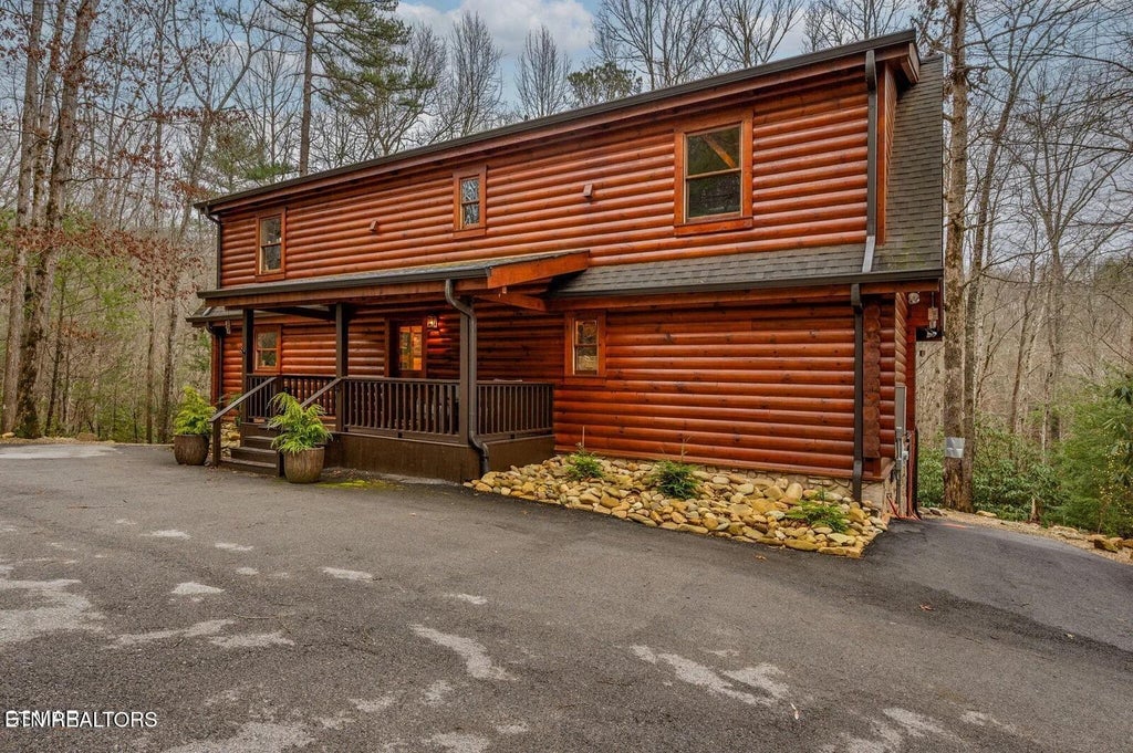 Photo of 1903 Waters End Rd, Walland, TN 37886 (MLS # 1353275)