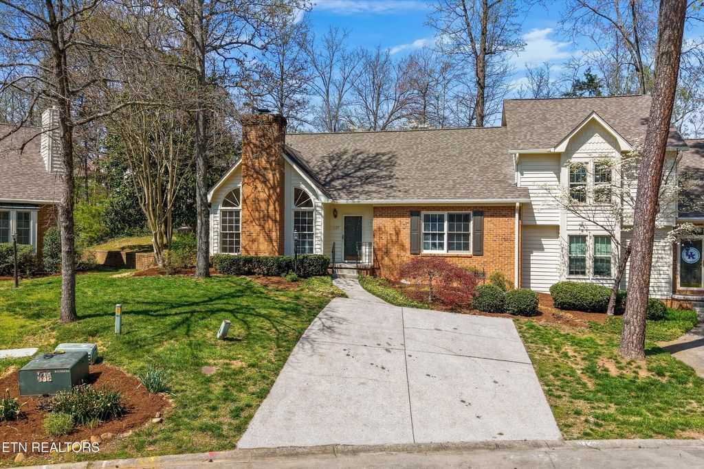 Photo of 1129 Greywood Drive, Knoxville, TN 37923 (MLS # 1335402)