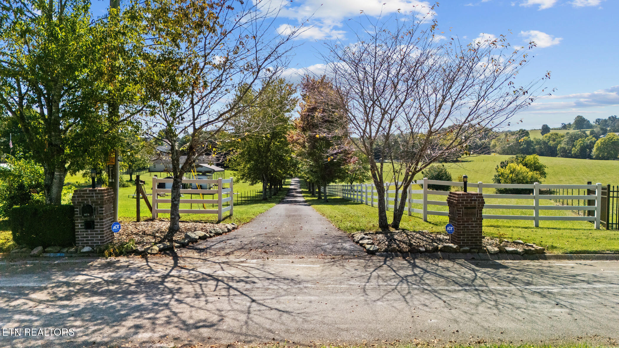 1474 Broadview Circle