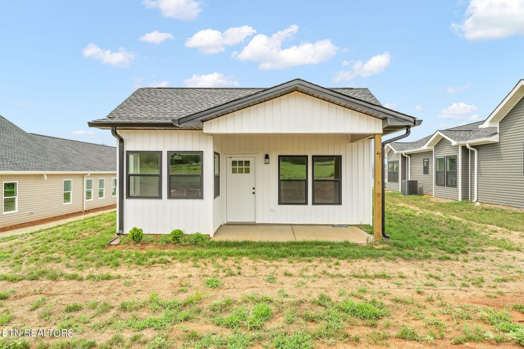 Photo of 1022 Wentford Ave, Sweetwater, TN 37874 (MLS # 1275645)