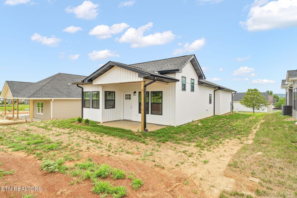 Photo of 1022 Wentford Ave, Sweetwater, TN 37874 (MLS # 1275645)