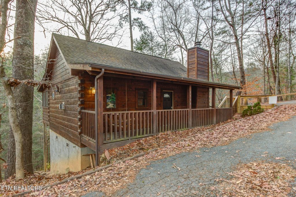 Photo of 1590 Walt Price Rd, Sevierville, TN 37876 (MLS # 1327314)