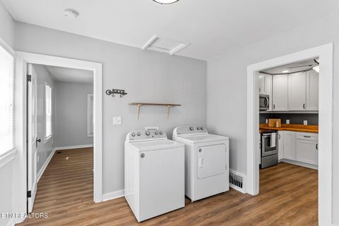 Tiny photo for 300 Hillcrest St, Clinton, TN 37716 (MLS # 1340459)
