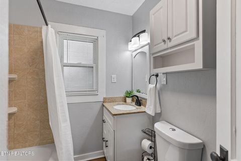 Tiny photo for 300 Hillcrest St, Clinton, TN 37716 (MLS # 1340459)