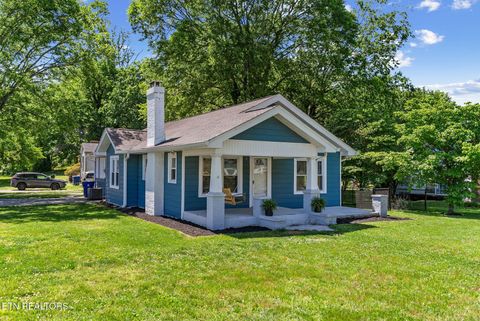 Tiny photo for 300 Hillcrest St, Clinton, TN 37716 (MLS # 1340459)