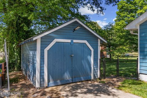 Tiny photo for 300 Hillcrest St, Clinton, TN 37716 (MLS # 1340459)