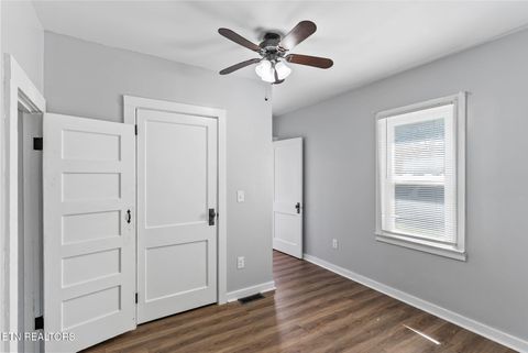 Tiny photo for 300 Hillcrest St, Clinton, TN 37716 (MLS # 1340459)