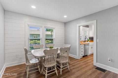 Tiny photo for 300 Hillcrest St, Clinton, TN 37716 (MLS # 1340459)