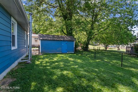 Tiny photo for 300 Hillcrest St, Clinton, TN 37716 (MLS # 1340459)