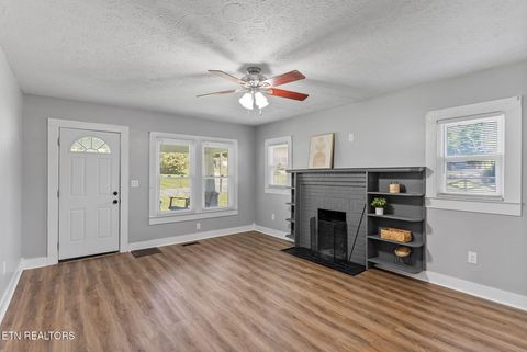 Tiny photo for 300 Hillcrest St, Clinton, TN 37716 (MLS # 1340459)