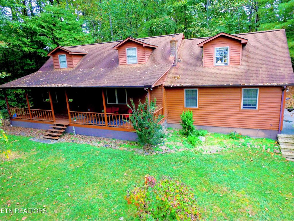 Photo of 306 Mountain Rd, New Tazewell, TN 37825 (MLS # 1318360)