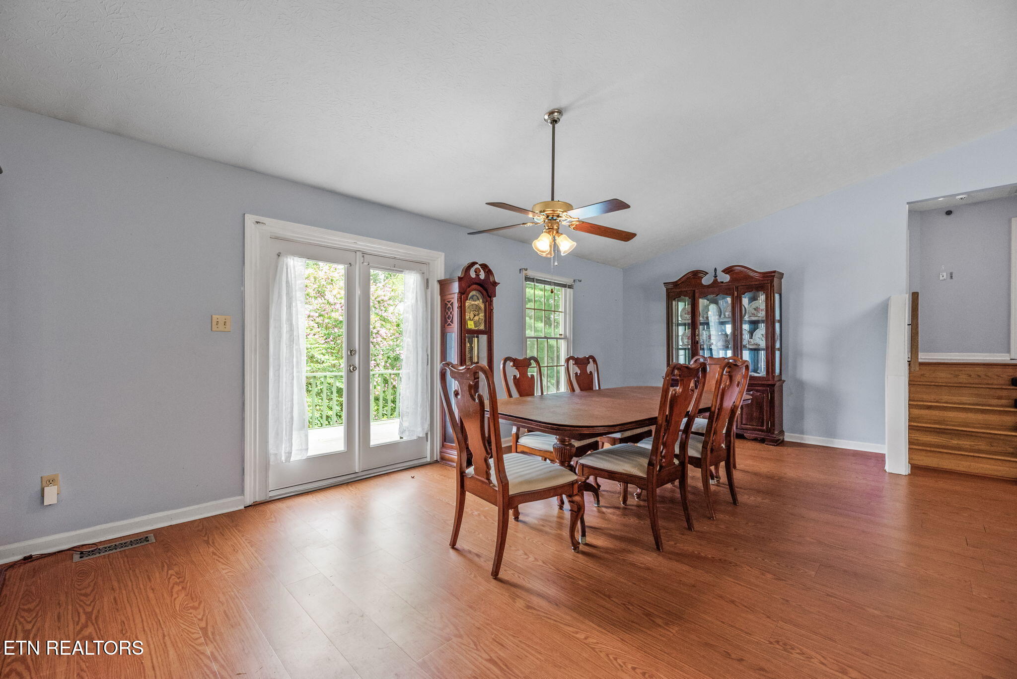 512 Farmer Hollow Rd