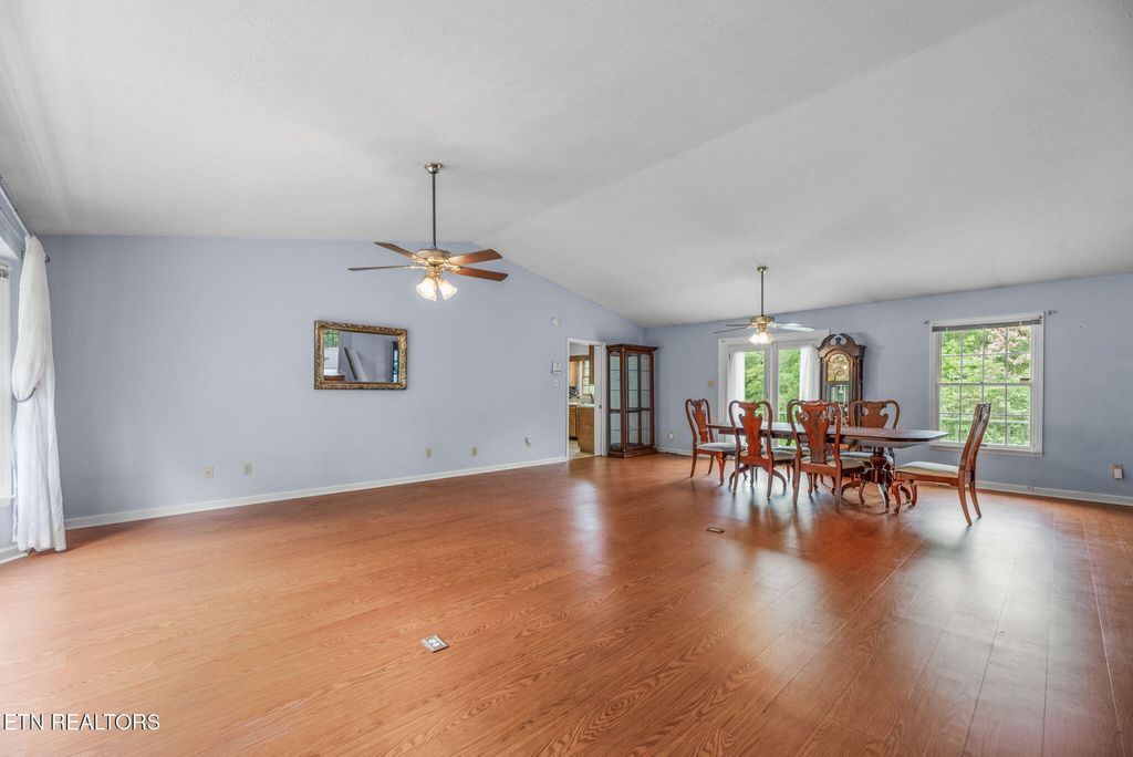 Photo of 512 Farmer Hollow Rd, Clinton, TN 37716 (MLS # 1305102)
