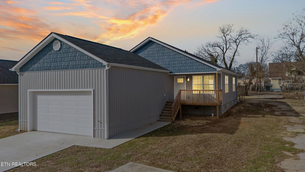 Photo of 2415 Louise Ave, Knoxville, TN 37915 (MLS # 1325074)