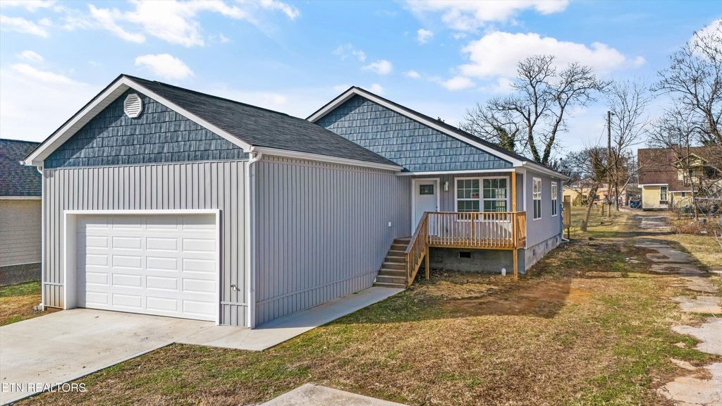 Photo of 2415 Louise Ave, Knoxville, TN 37915 (MLS # 1325074)